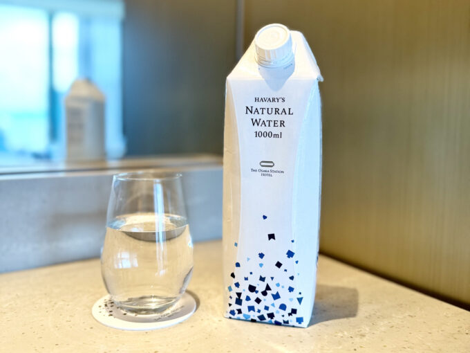 紙パック水 ホテル 客室 ハバリーズ　大阪ステーションホテル