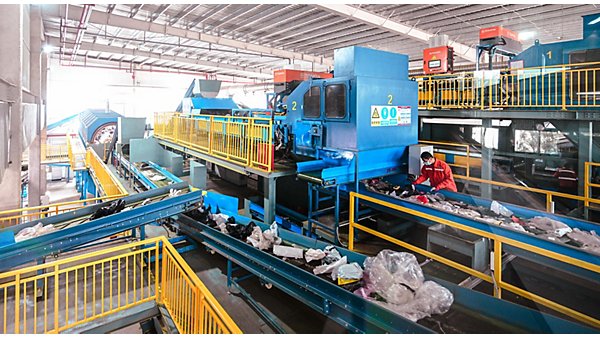 厦門のリサイクル 自動仕分け工場